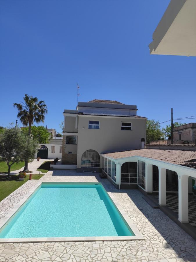 Camera Matrimoniale/Doppia con Letti Singoli con Vista Piscina